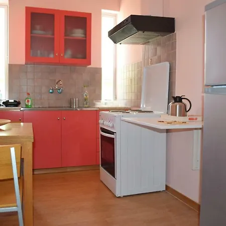 House With Quiet Garden Apartment