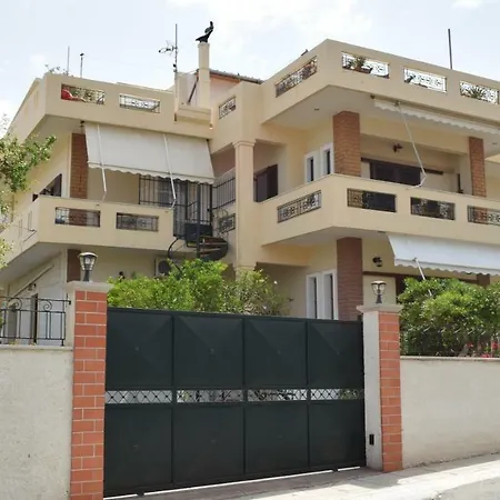 Apartment House With Quiet Garden Kissamos