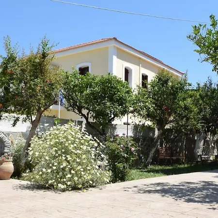 House With Quiet Garden Apartment