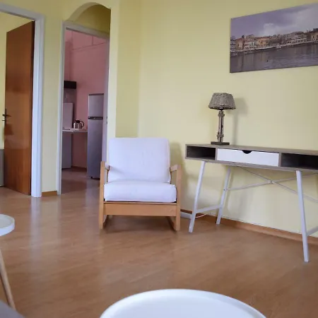 Apartment House With Quiet Garden Kissamos